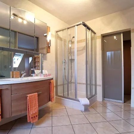 Eli Lenti Apartament Elend