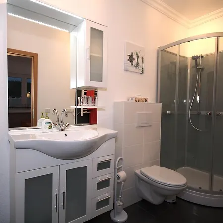 Apartament Eli Lenti Elend