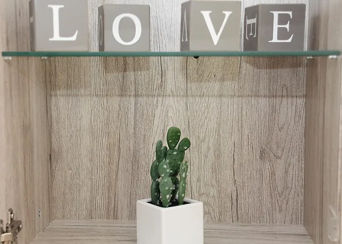 Eli Lenti Lägenhet Elend