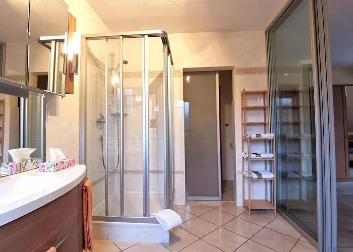 Eli Lenti Lägenhet Elend